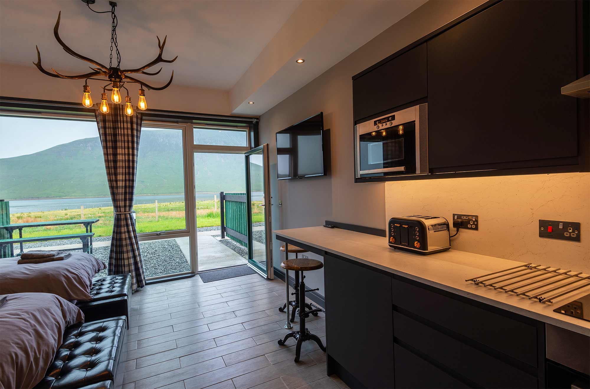 Open Plan Luxury Self Catering Apartments with free WIFI and private parking